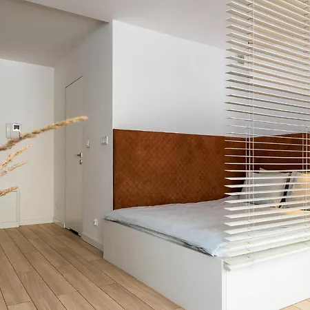 Apartamenty-wroc Golden House Апартаменты *