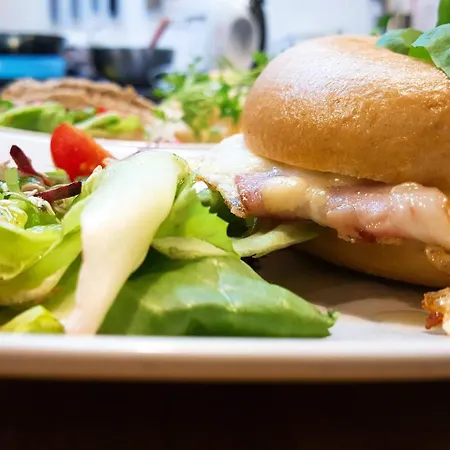 Апартаменты Apartamenty-wroc Golden House *